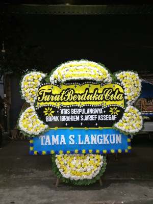 Papan Bunga Duka di Sipinggolpinggol